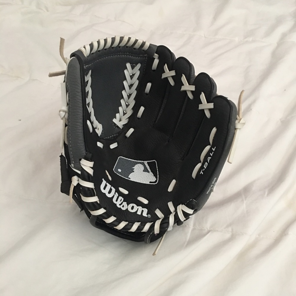 Wilson T-Ball Glove